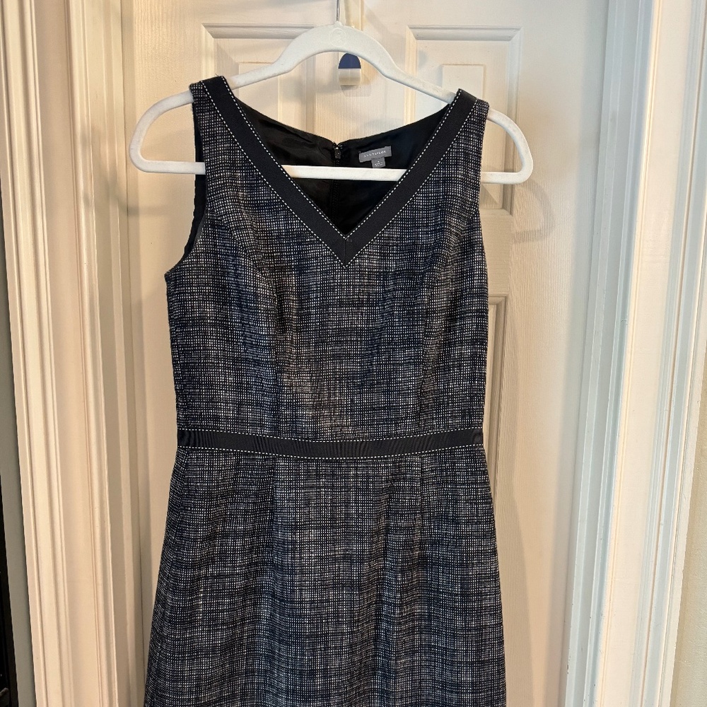 Ann Taylor fully lined, size 4